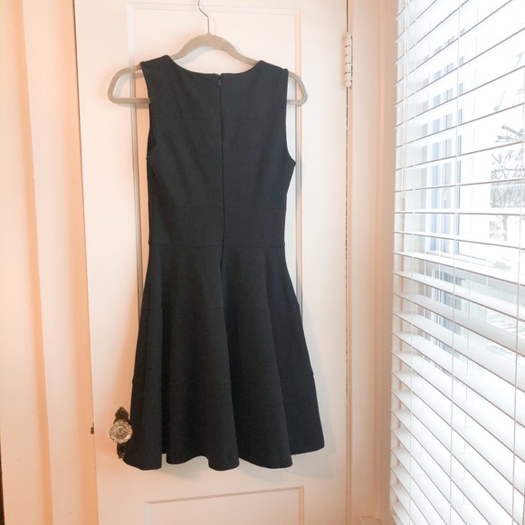 Black swing dress style formal or casual dress - Picture 1 of 3
